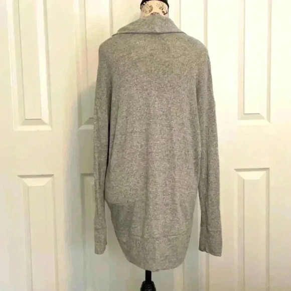 Aerie  Gray Cardigan in Size Medium - Picture 2 of 4